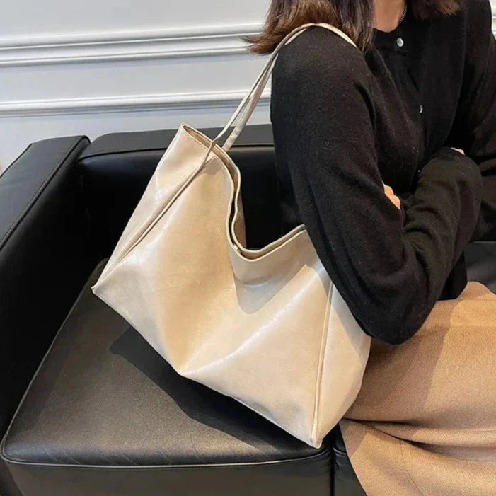 Classic Vintage Bag with a Flattering Fit