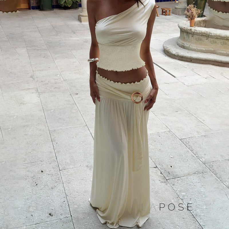 Gracefully Styled Garment for Any Occasion