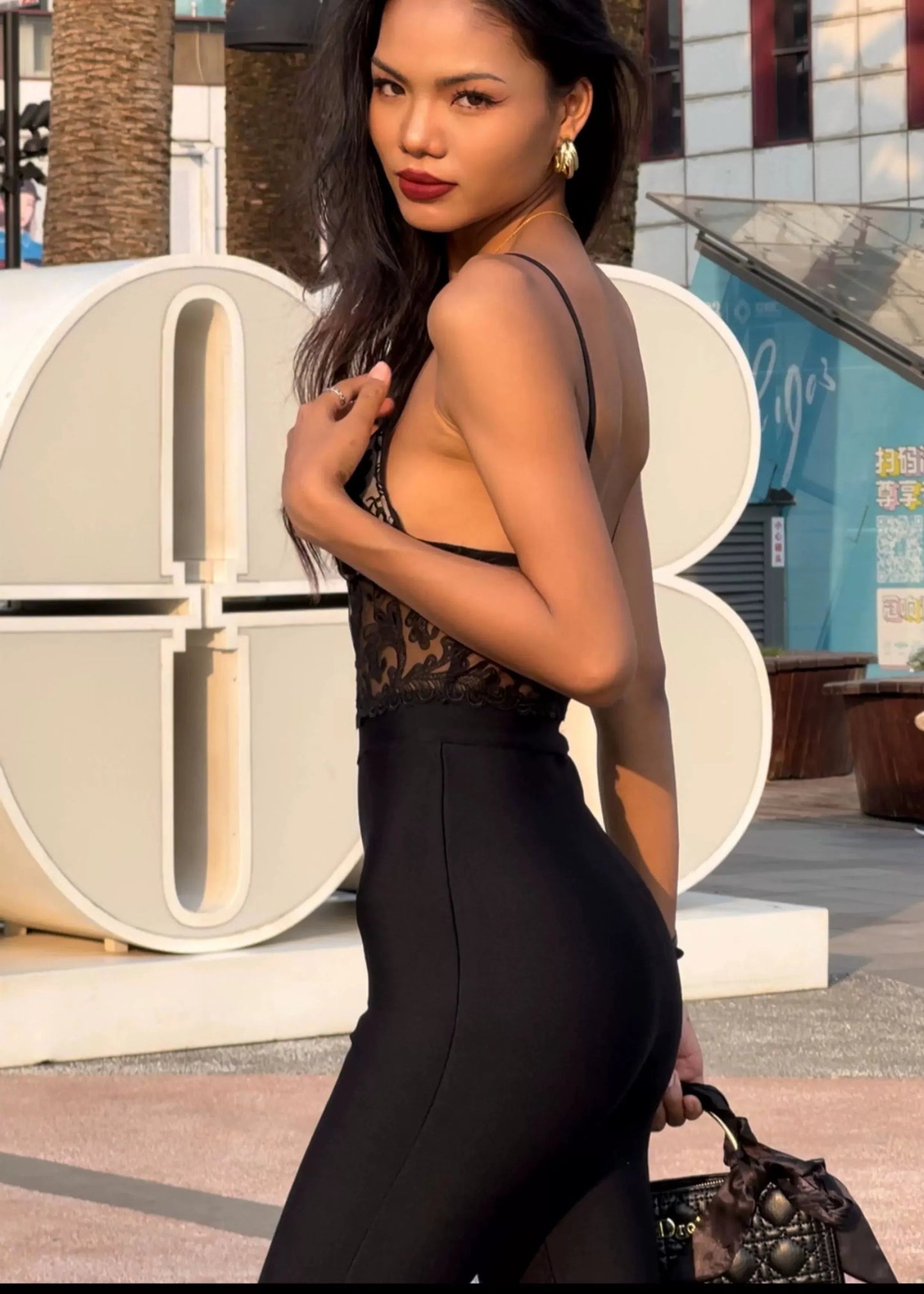 Effortlessly Elegant Garment with a Timeless Design