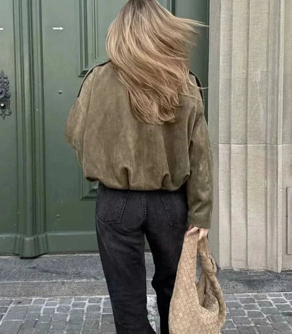 Well Tailored Jacket with a Graceful Silhouette