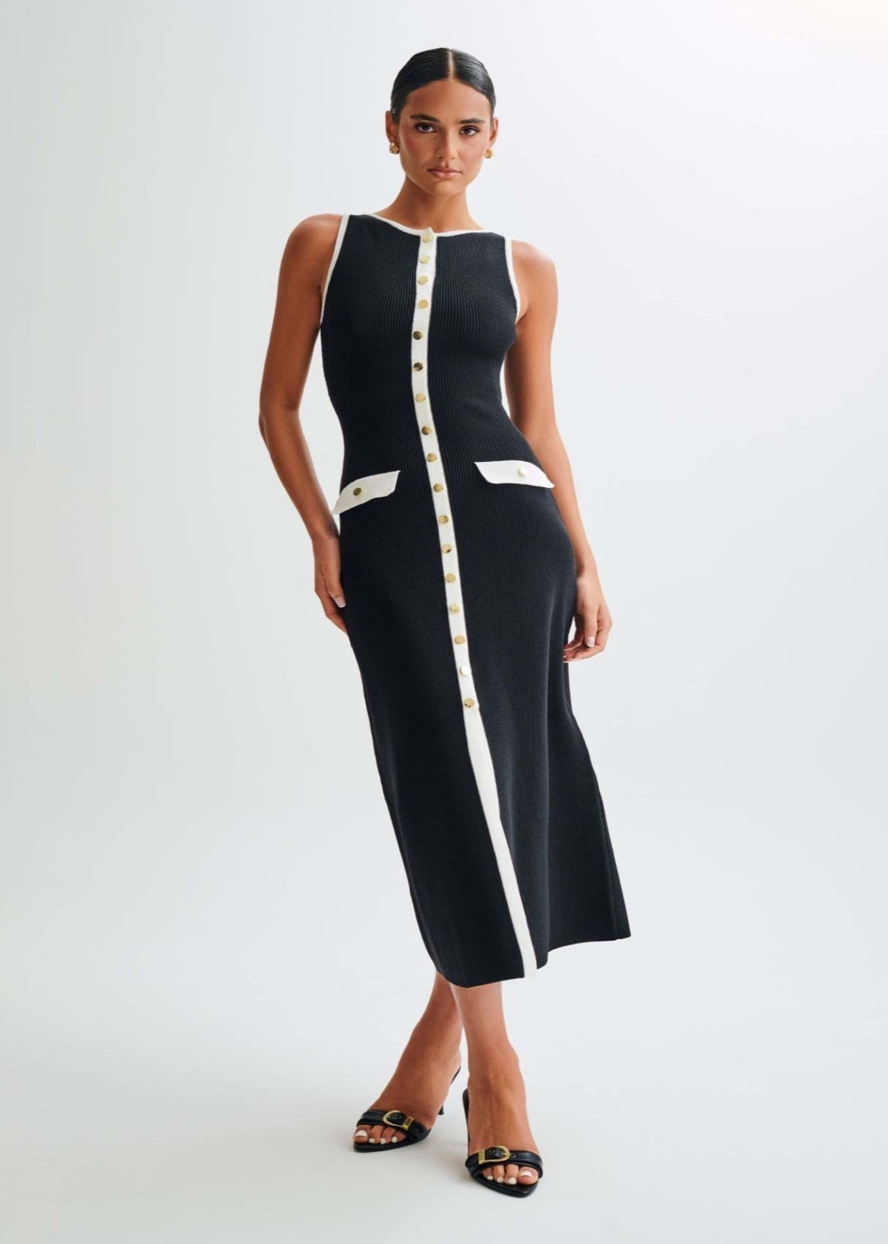 Effortlessly Elegant Dress with a Timeless Design