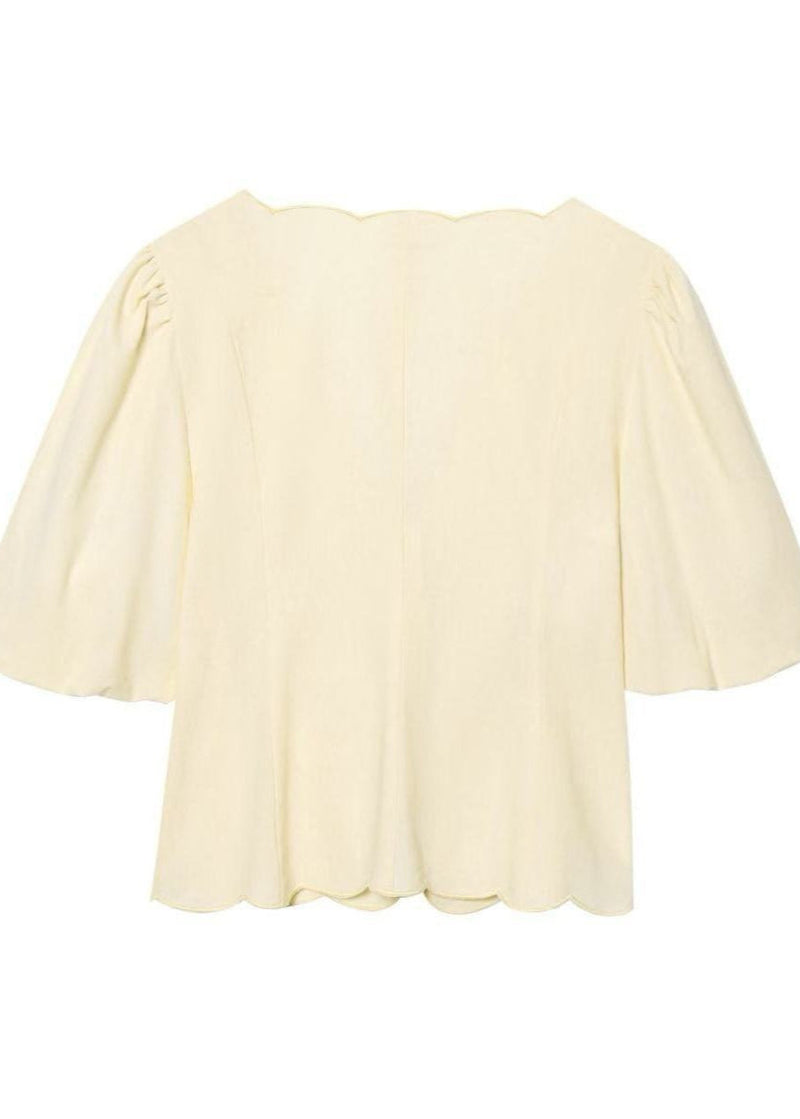 Beautifully Crafted Blouse in a Classic Style