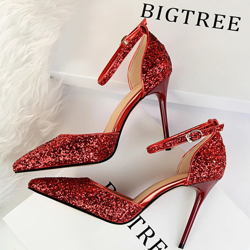 Well Tailored Heels with a Graceful Silhouette