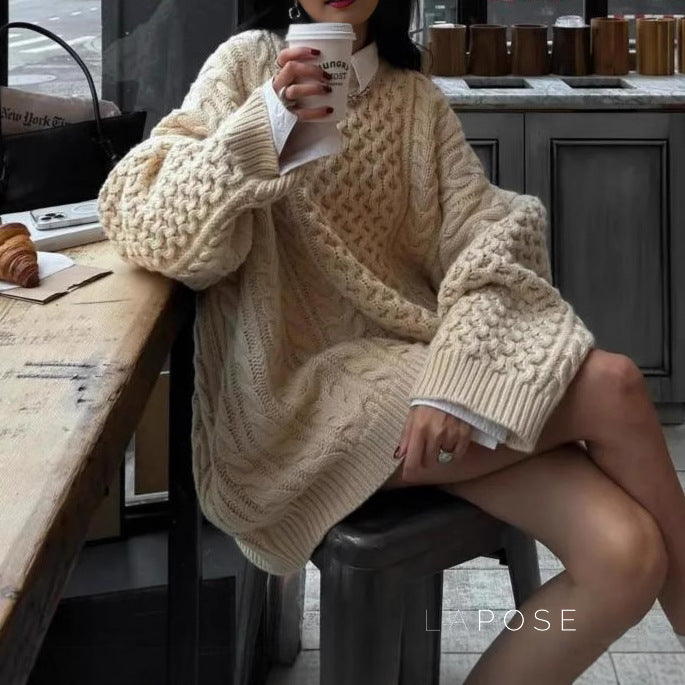 Effortlessly Elegant Sweater with a Timeless Design