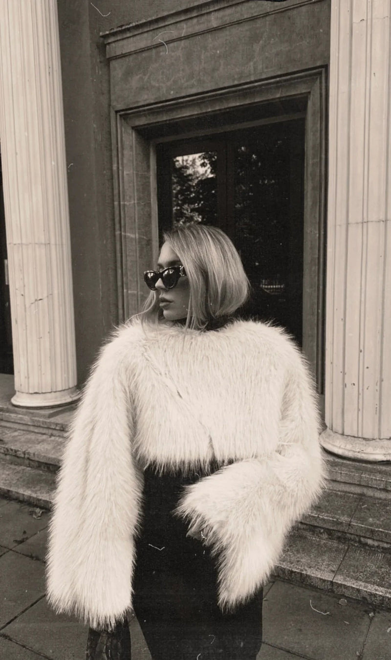 Elegantly Styled Coat for Everyday Wear
