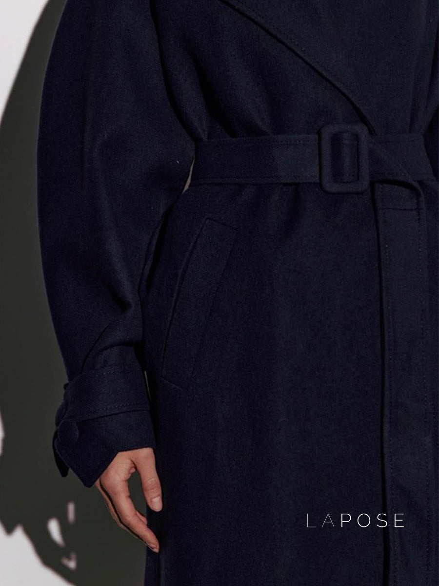 Well Tailored Coat with a Graceful Silhouette