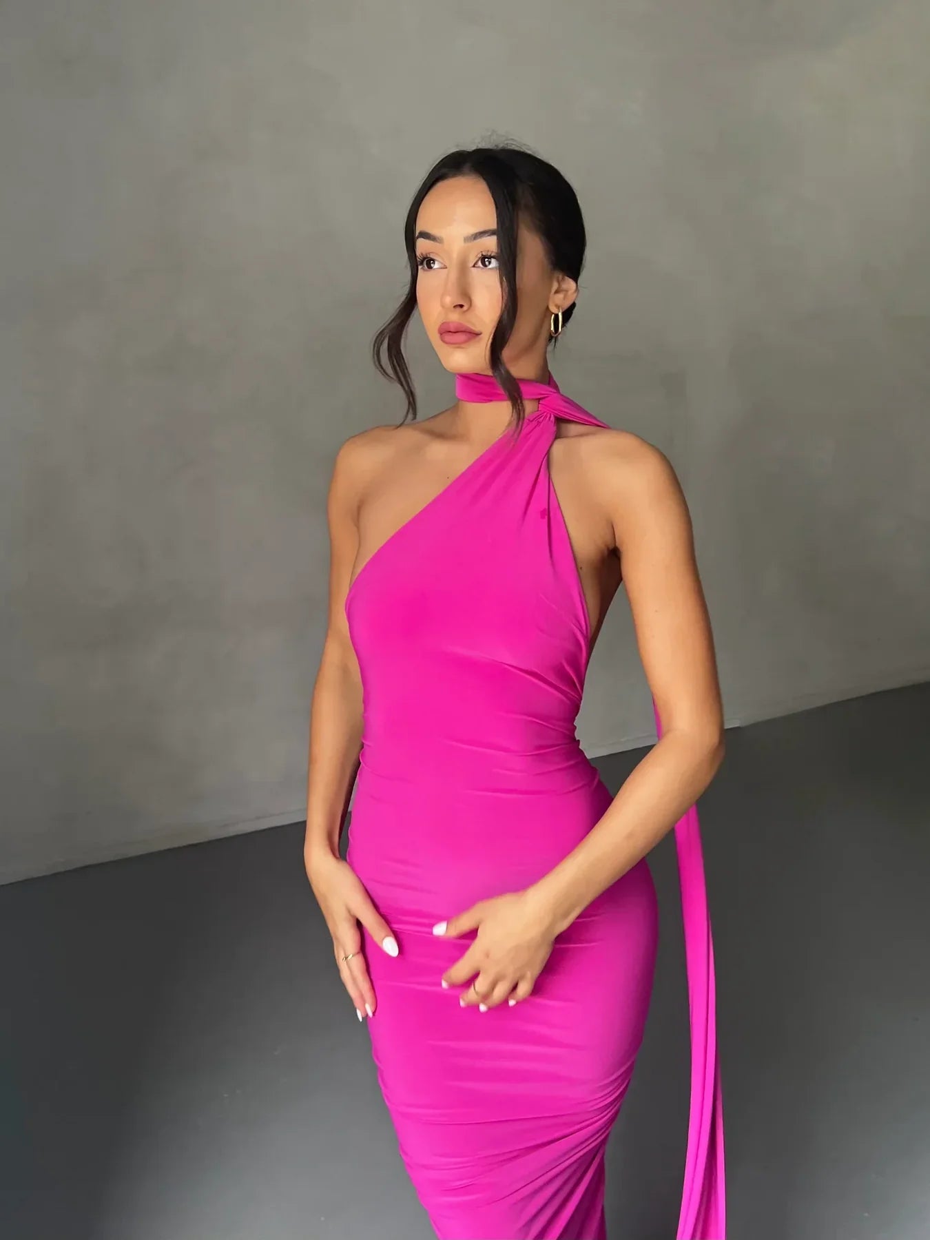 Well Tailored Dress with a Graceful Silhouette