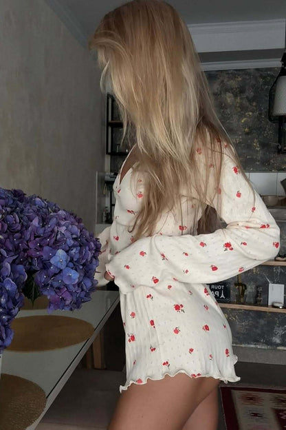 Effortlessly Elegant Garment with a Timeless Design