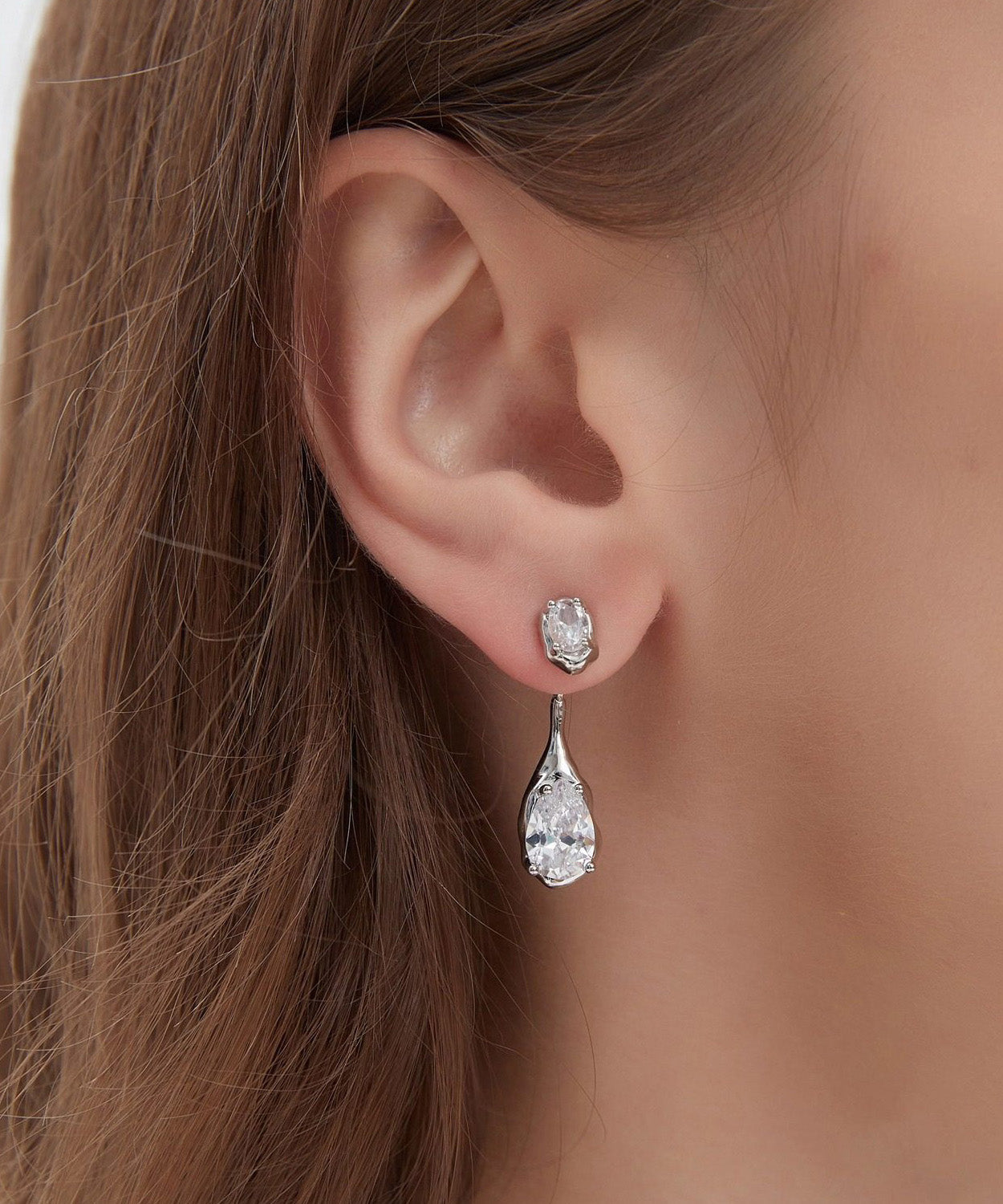 Light Silver Needle Water Droplet Zircon Earrings