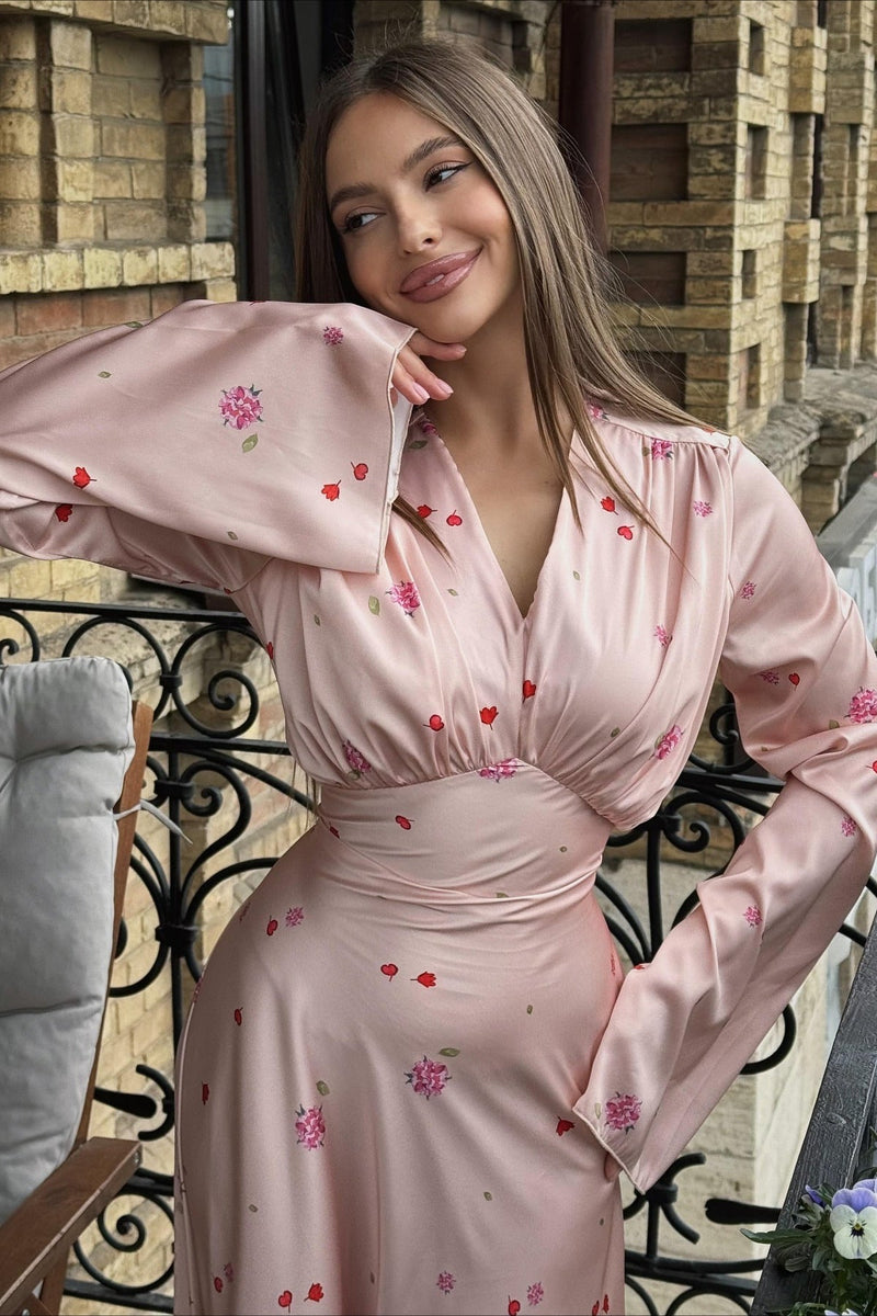 Classic Vintage & Enduringly Stylish Dress