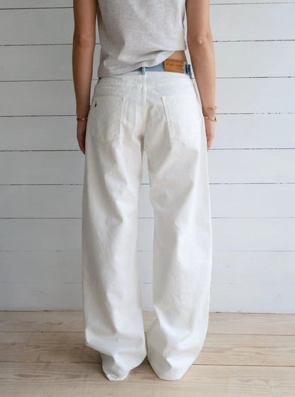 Effortlessly Elegant Garment with a Timeless Design