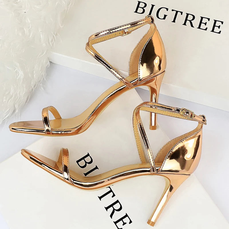 Well Tailored Heels with a Graceful Silhouette