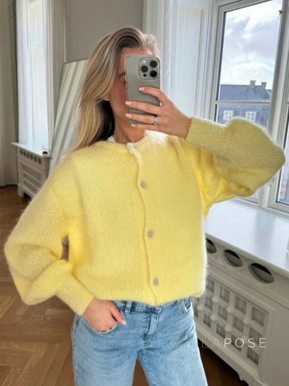 Elegantly Styled Cardigan for Everyday Wear