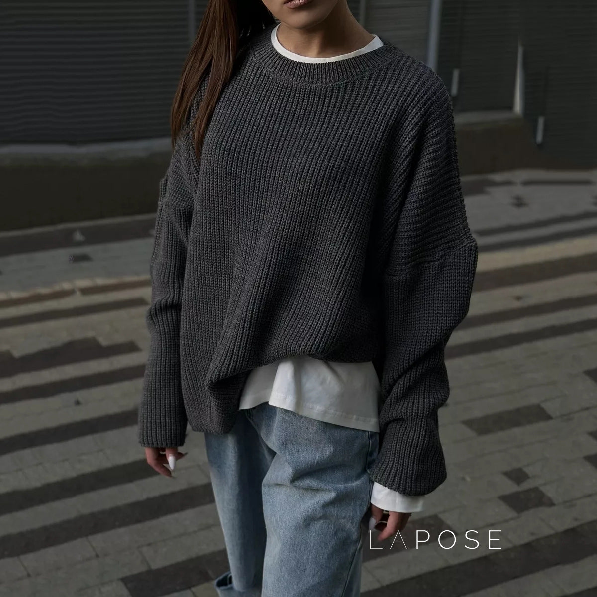 Well Tailored Sweater with a Graceful Silhouette