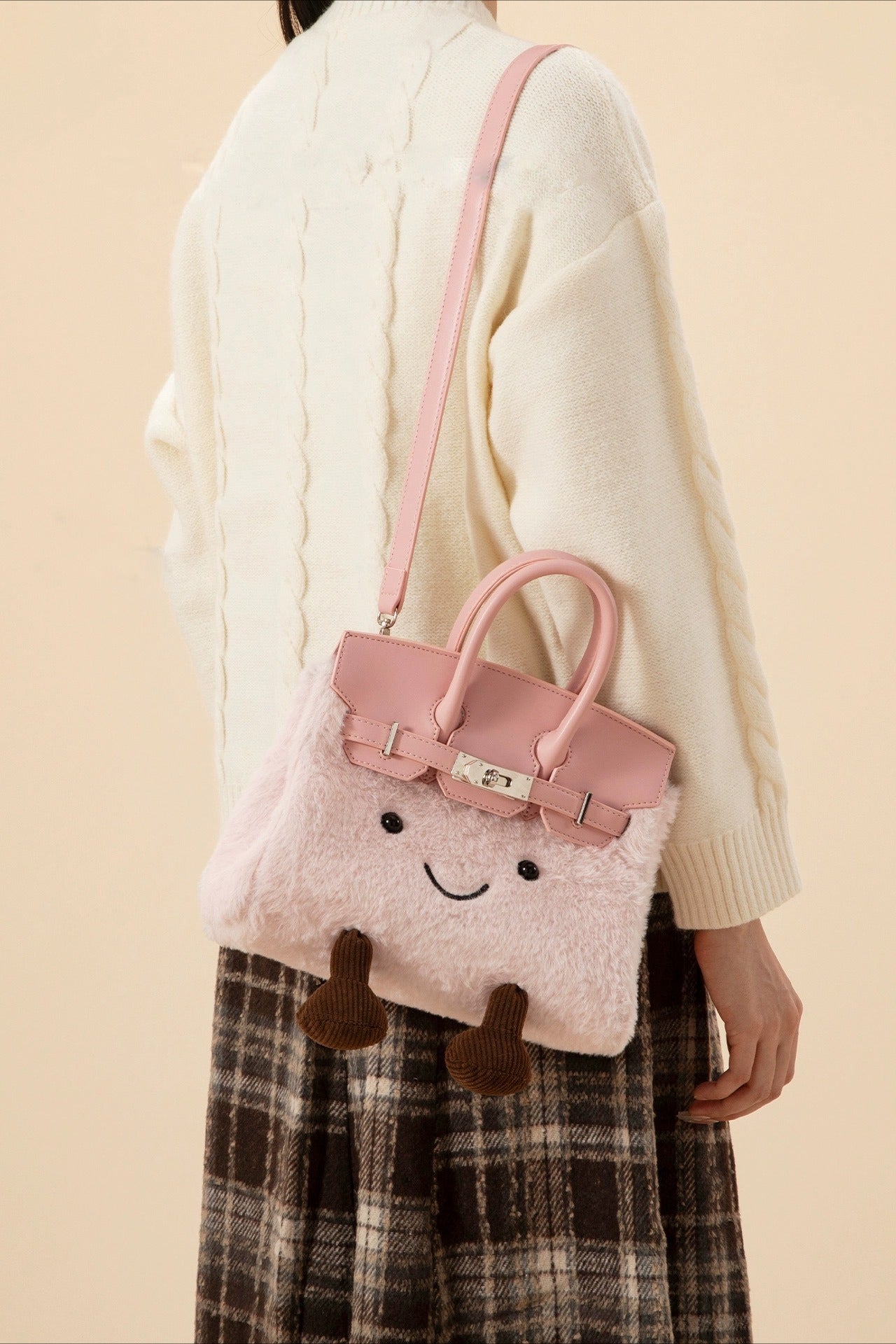 A Vintage Style Bag with Delicate Timeless Details