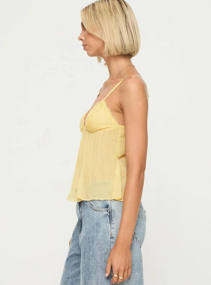 Polished Top with an Effortless Classic Look