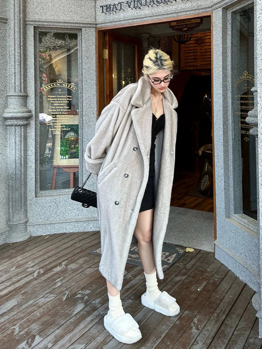 Gracefully Styled Coat for Any Occasion