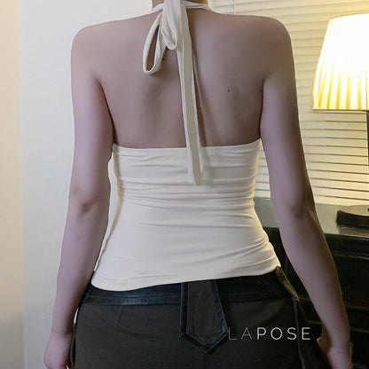 Well Tailored Top with a Graceful Silhouette