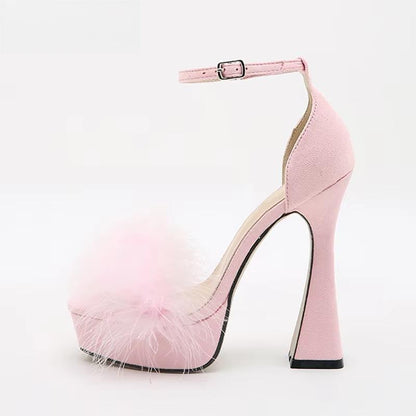 Effortlessly Elegant Heels with a Timeless Design
