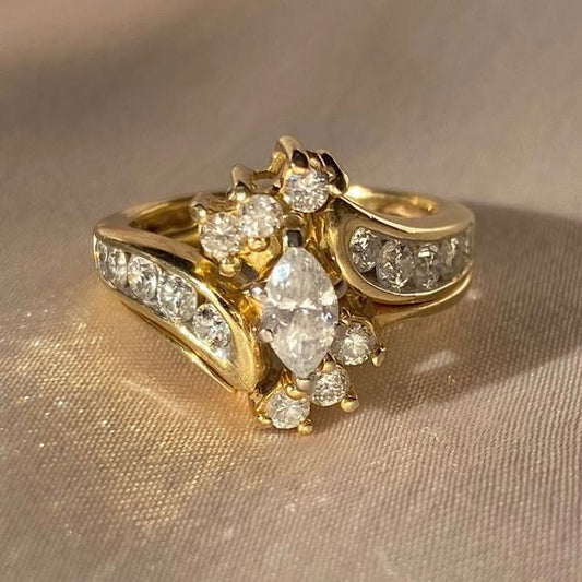 Zirconia Inlaid Gold Ring
