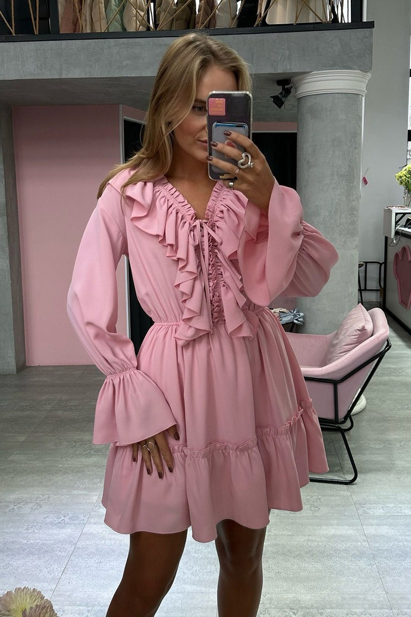 Polished Dress with an Effortless Classic Look