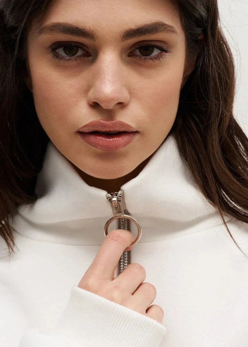 Effortlessly Elegant Shirt with a Timeless Design