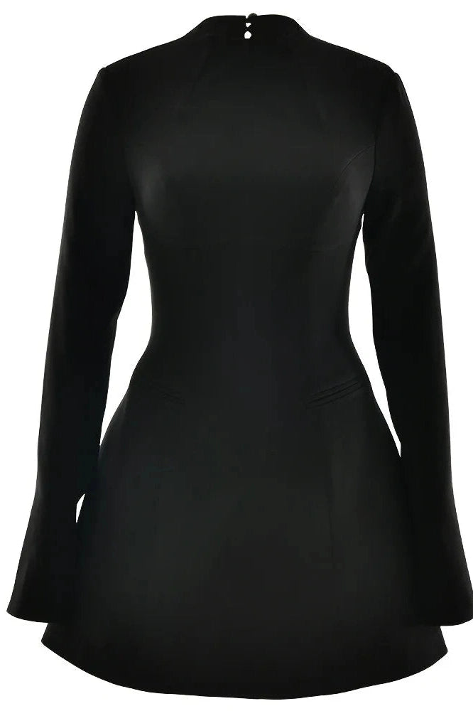 Well Tailored Dress with a Graceful Silhouette