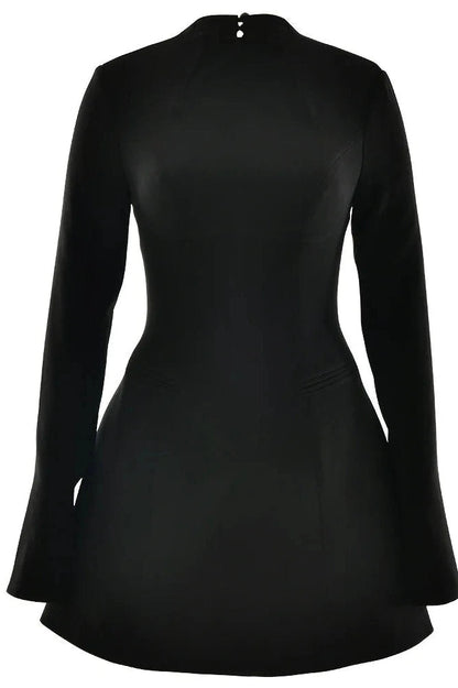 Well Tailored Dress with a Graceful Silhouette