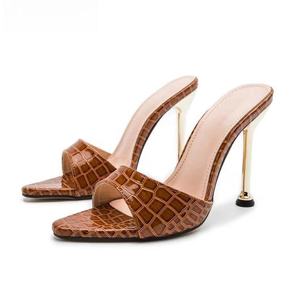 Well Tailored Sandals with a Graceful Silhouette