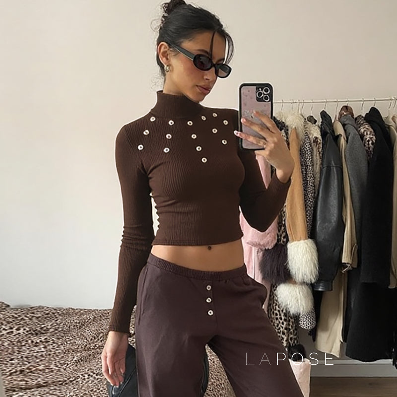 Well Tailored Top with a Graceful Silhouette
