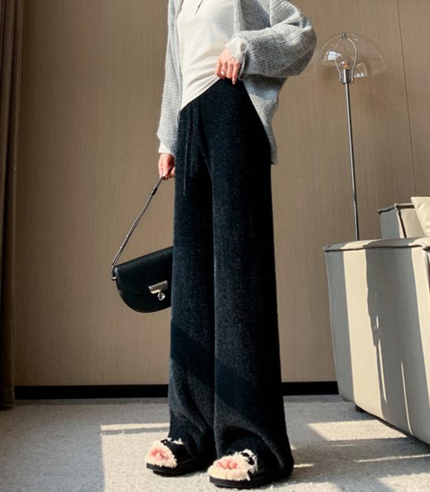Classic Vintage Pants with a Flattering Fit