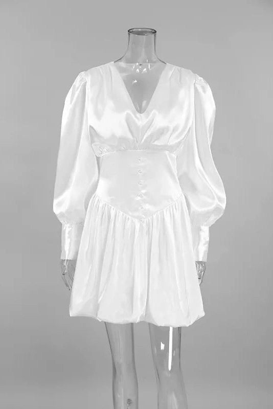 Well Tailored Dress with a Graceful Silhouette