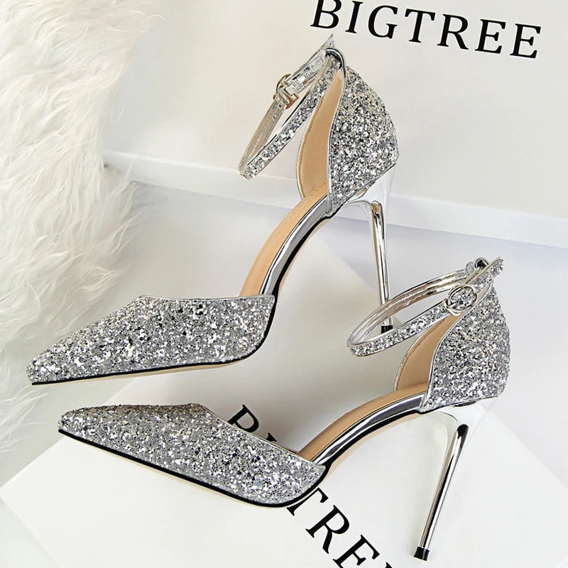 Well Tailored Heels with a Graceful Silhouette