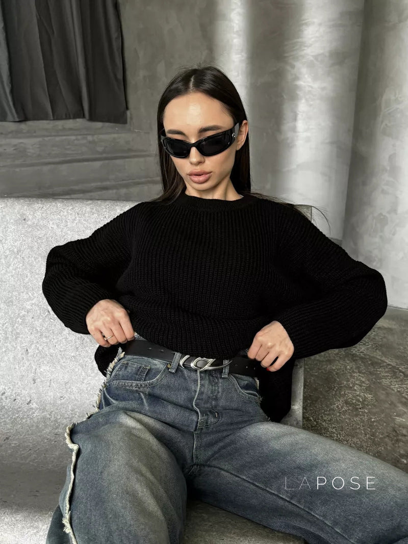 Well Tailored Sweater with a Graceful Silhouette