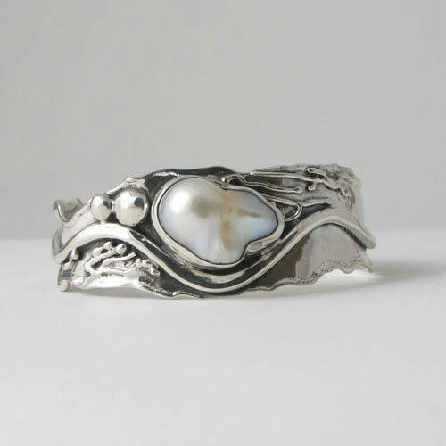 White Stone Silver Wavy Ring