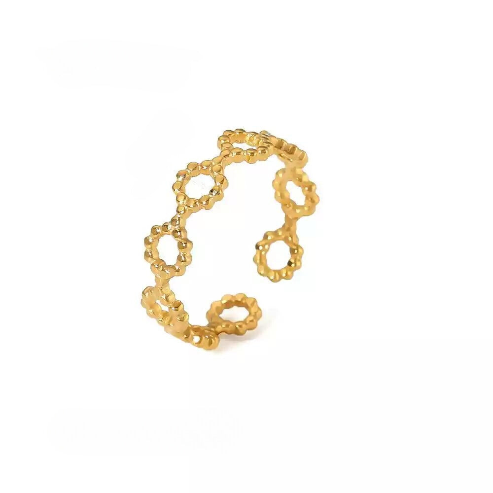 Bailee 18k Pleated Geometric Band Ring