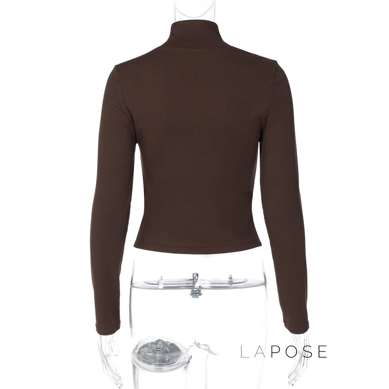 Well Tailored Top with a Graceful Silhouette