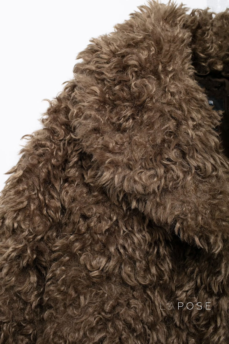 Elegantly Styled Coat for Everyday Wear