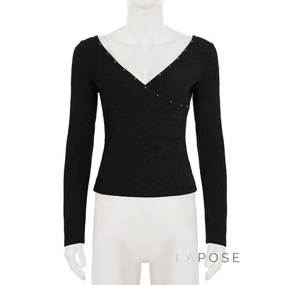 Well Tailored Sweater with a Graceful Silhouette