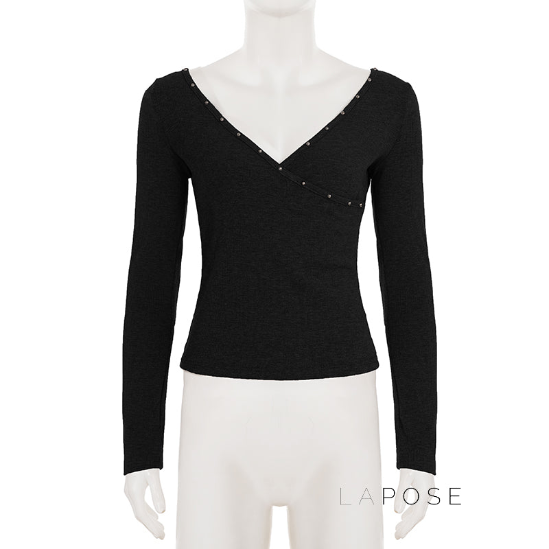 Well Tailored Sweater with a Graceful Silhouette