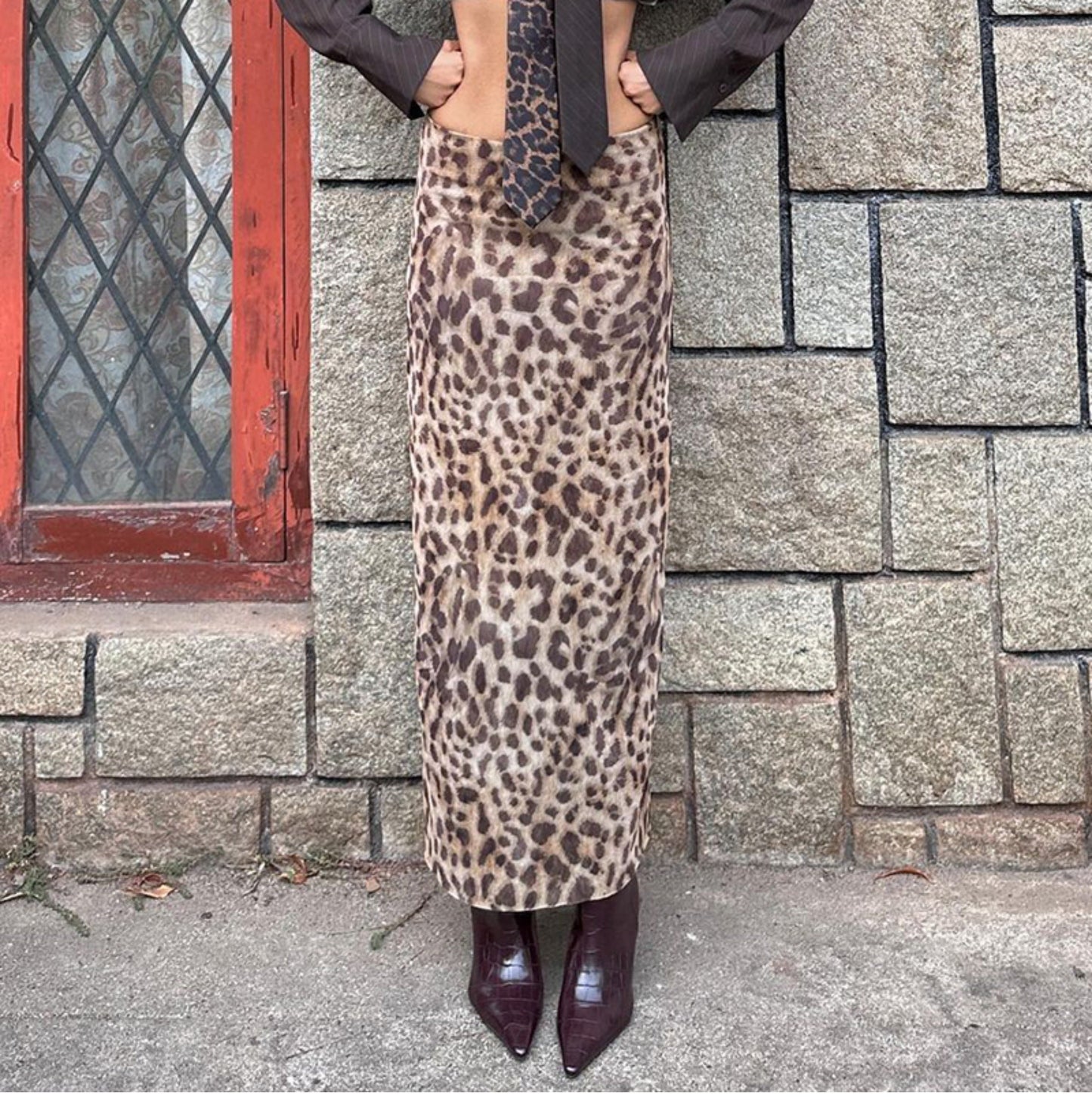Effortlessly Elegant Garment with a Timeless Design