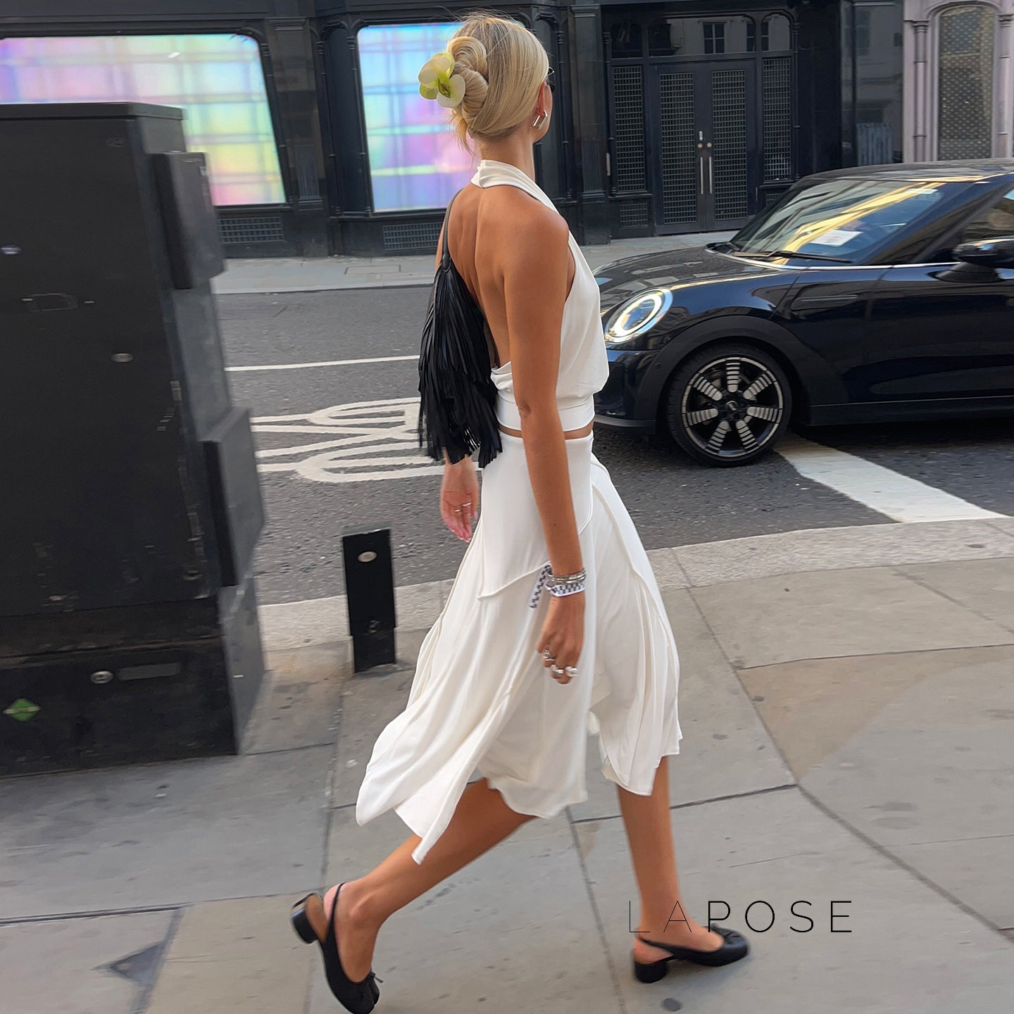 Well Tailored Garment with a Graceful Silhouette