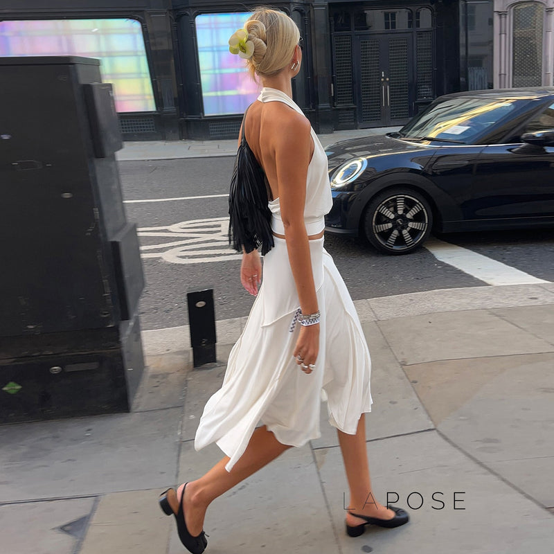 Well Tailored Garment with a Graceful Silhouette