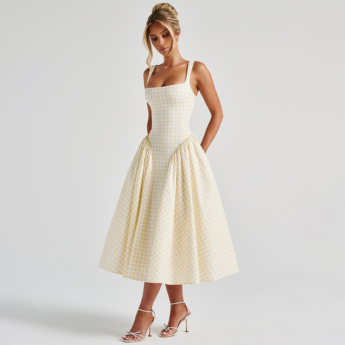 Classic Vintage Dress with a Flattering Fit