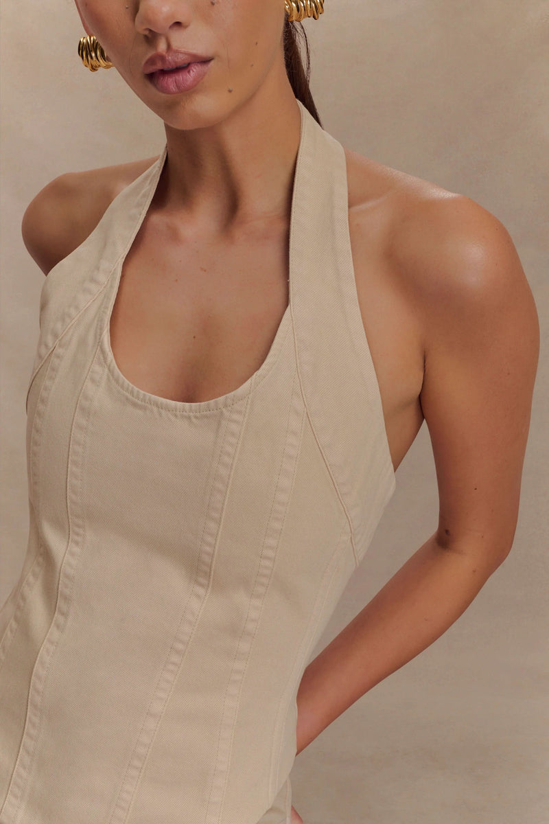 Effortlessly Elegant Garment with a Timeless Design