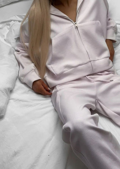 Well Tailored Pants with a Graceful Silhouette