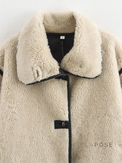 Effortlessly Elegant Coat with a Timeless Design
