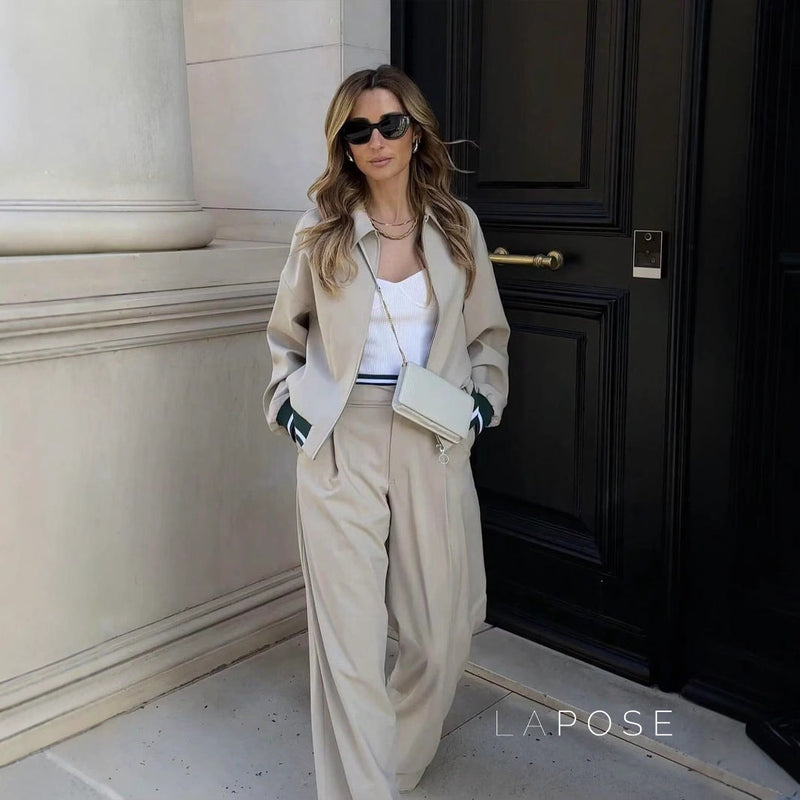 Well Tailored Jacket with a Graceful Silhouette