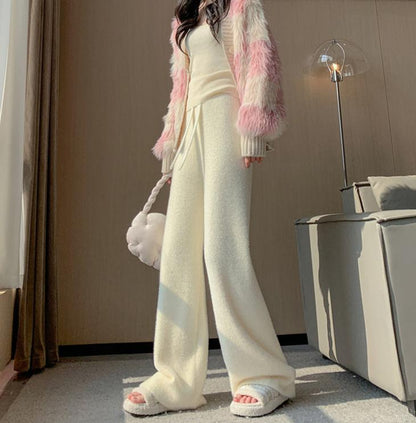 Classic Vintage Pants with a Flattering Fit