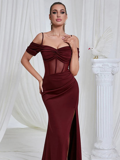 Beautifully Finished Garment in a Timeless Design